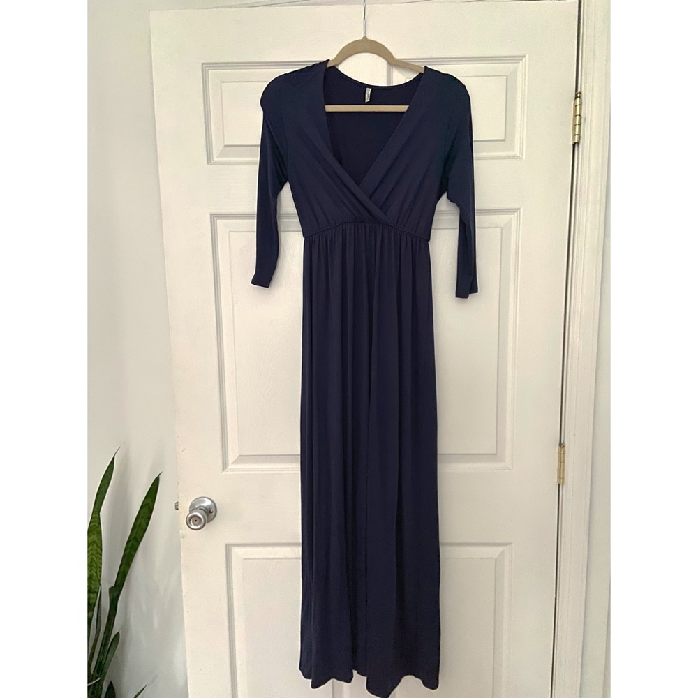 Floor length , 3/4 sleeve maternity dress